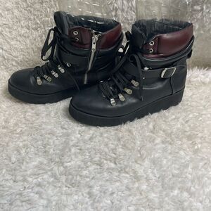 Steve Madden  Black Leather lace up wedge Boots brown trims side zipper …